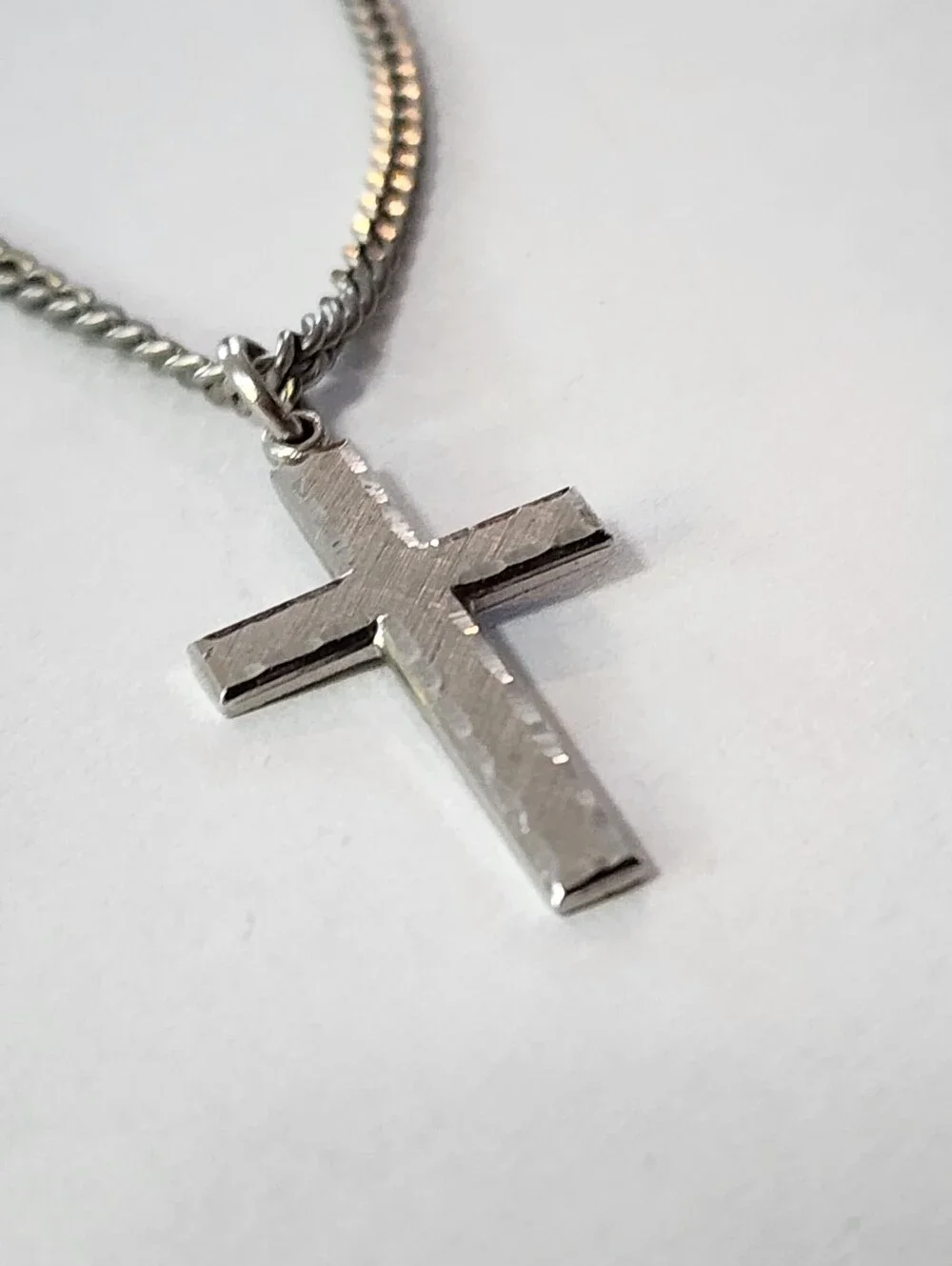 Stainless Steel Mens Diamond Cut Cross Pendant Necklace – 24” Chain